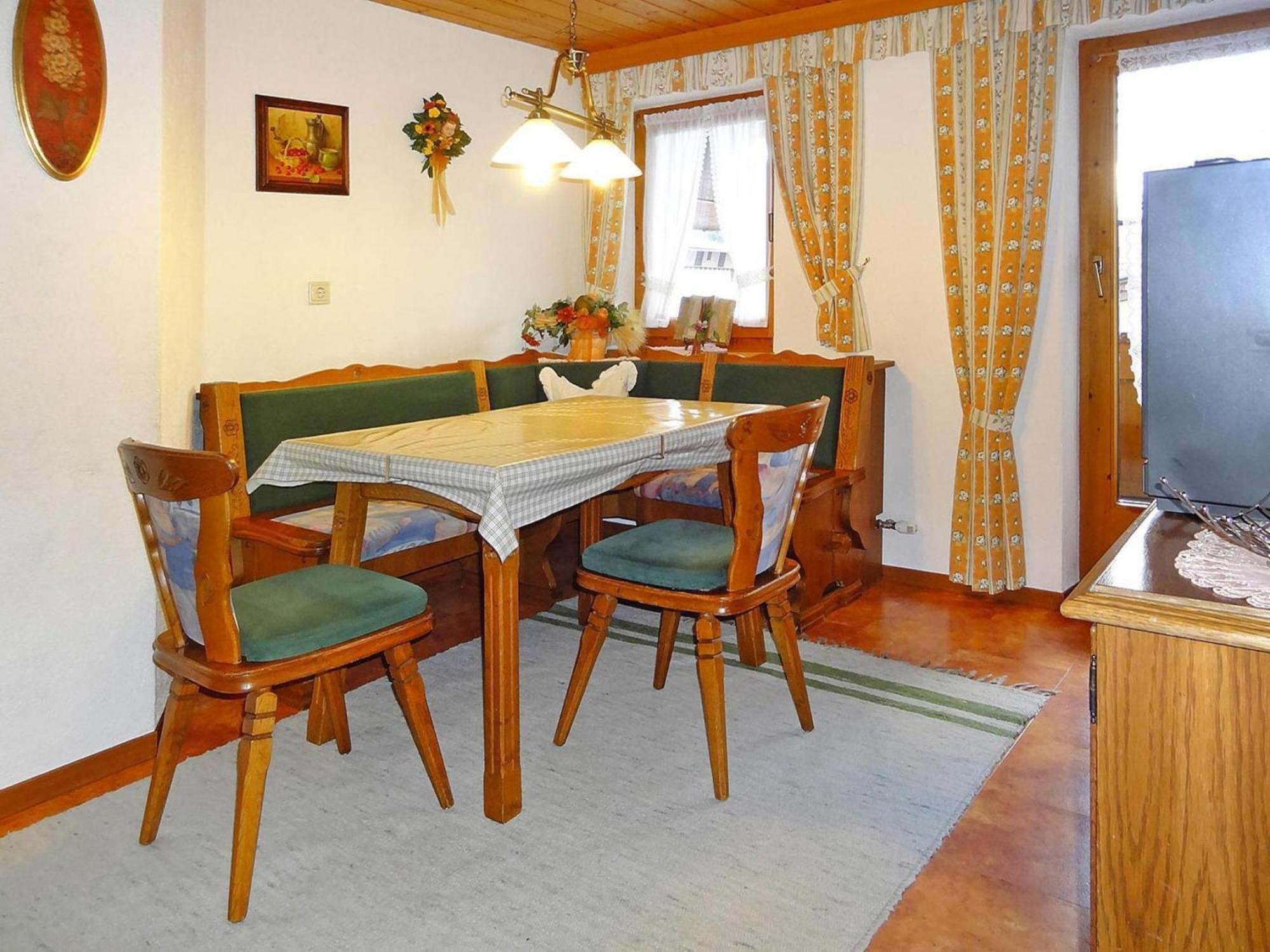 Apartment In F Gen With Parking Space Fügen Kültér fotó