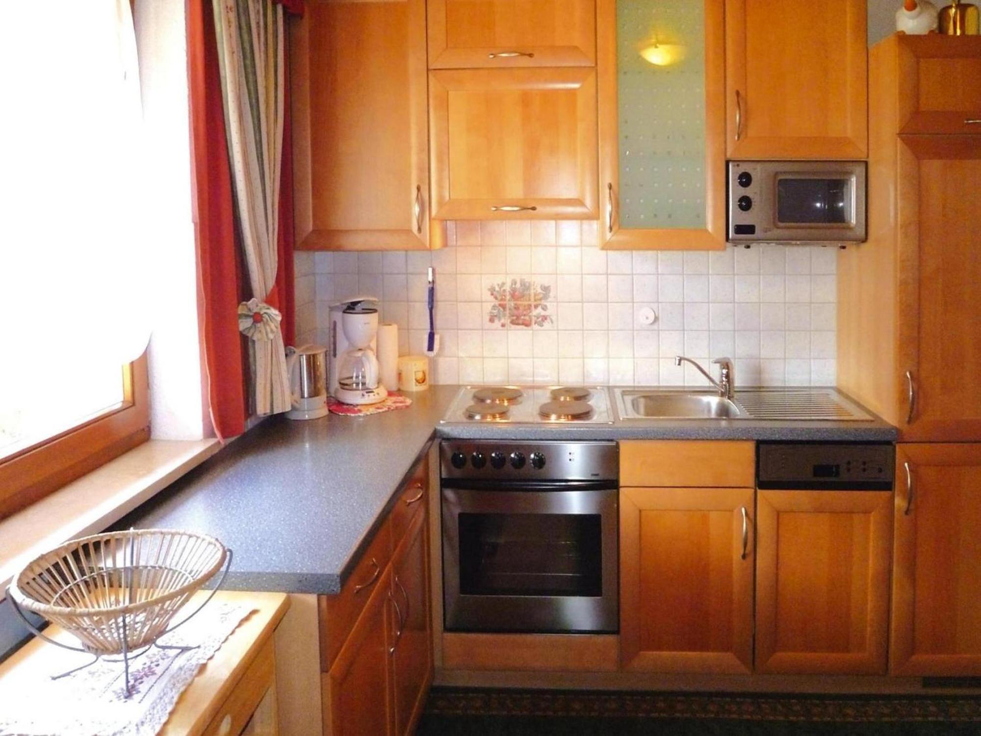 Apartment In F Gen With Parking Space Fügen Kültér fotó